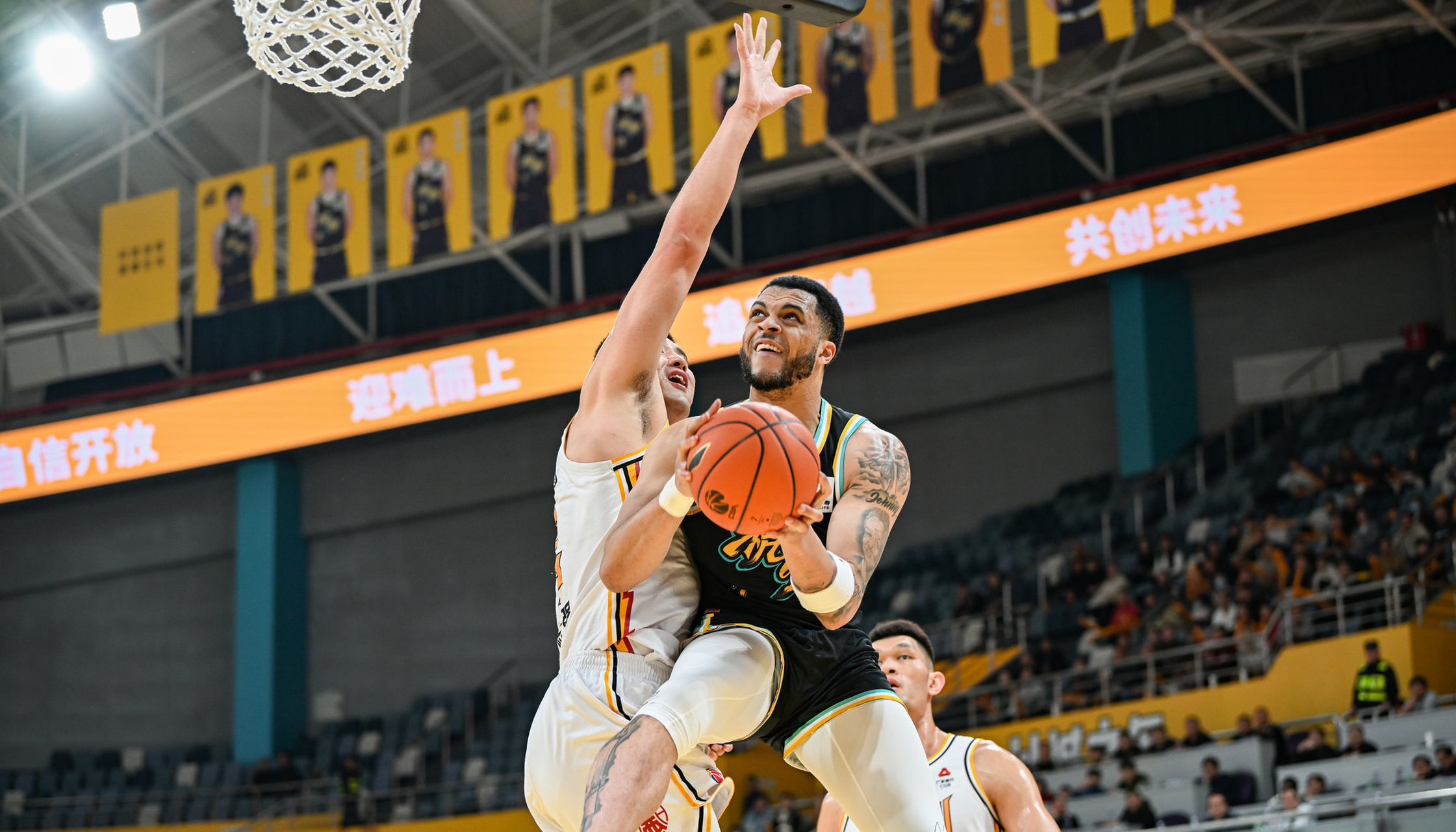 金年会-冲刺阶段突围战来临，广厦男篮围绕法国杯防线松动，悬念犹存，阵容厚度经受考验的简单介绍